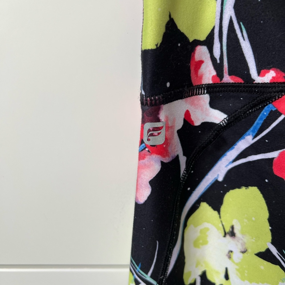 Fabletics Floral Print Leggings 7/8 length size small - Picture 6 of 6